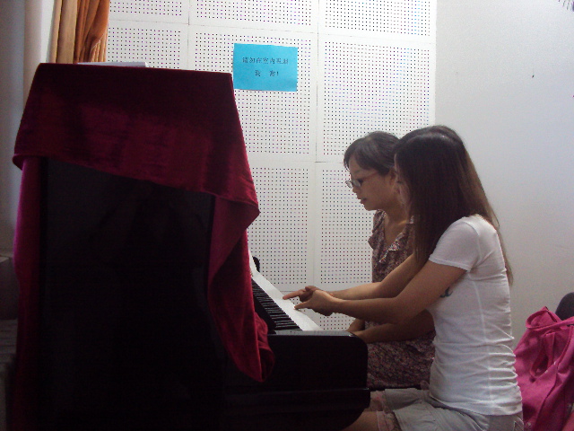 钢琴学员